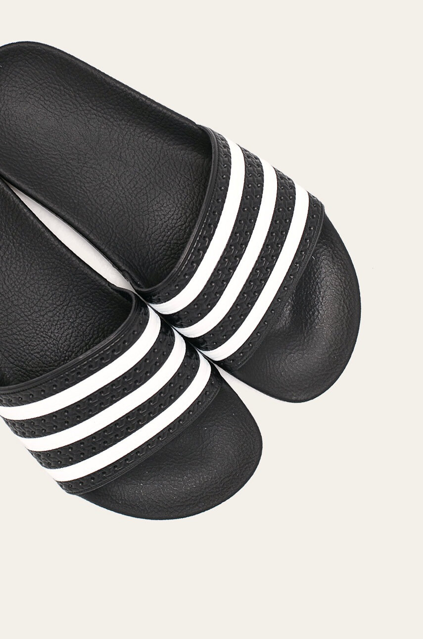 adidas Originals Чехли в черно - Pepit.bg