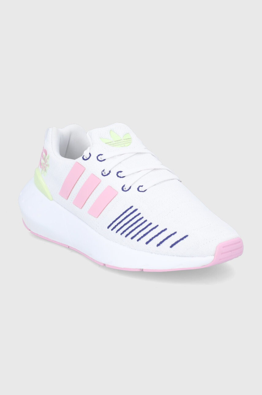 adidas Originals Детски обувки Swift Run GZ0798 в бяло - Pepit.bg