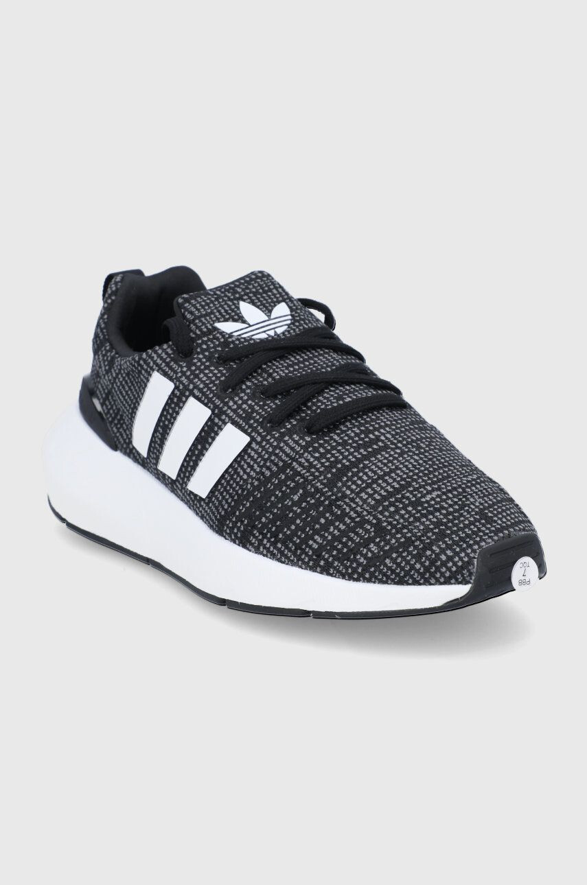 adidas Originals Детски обувки Swift Run GW8176 в черно - Pepit.bg