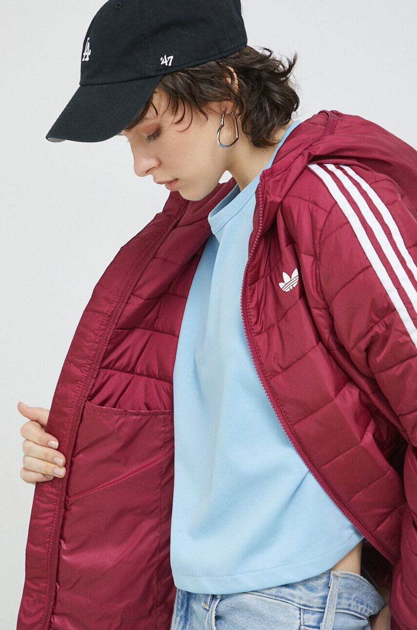 adidas Originals Яке в бордо с преходна изолация - Pepit.bg