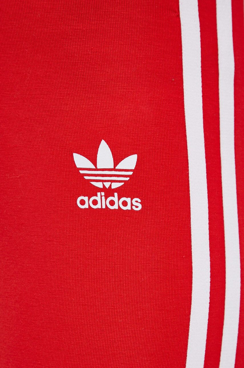 adidas Originals Клин HD2348 дамски в червено с изчистен дизайн - Pepit.bg