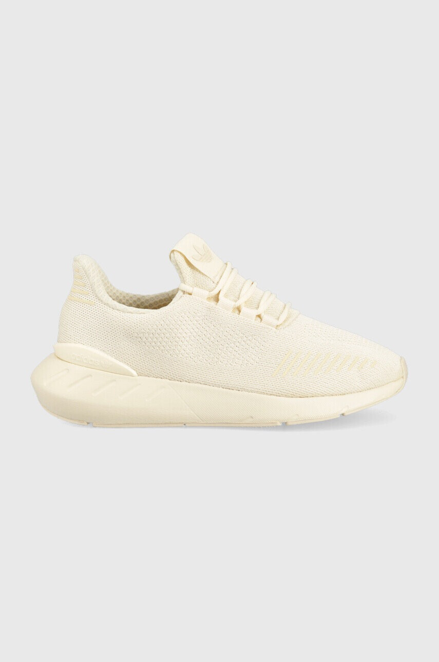 adidas Originals Маратонки Swift Run 22 в бежово - Pepit.bg