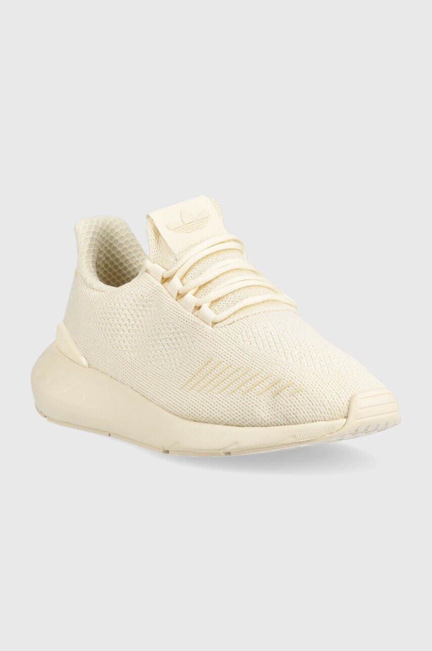 adidas Originals Маратонки Swift Run 22 в бежово - Pepit.bg