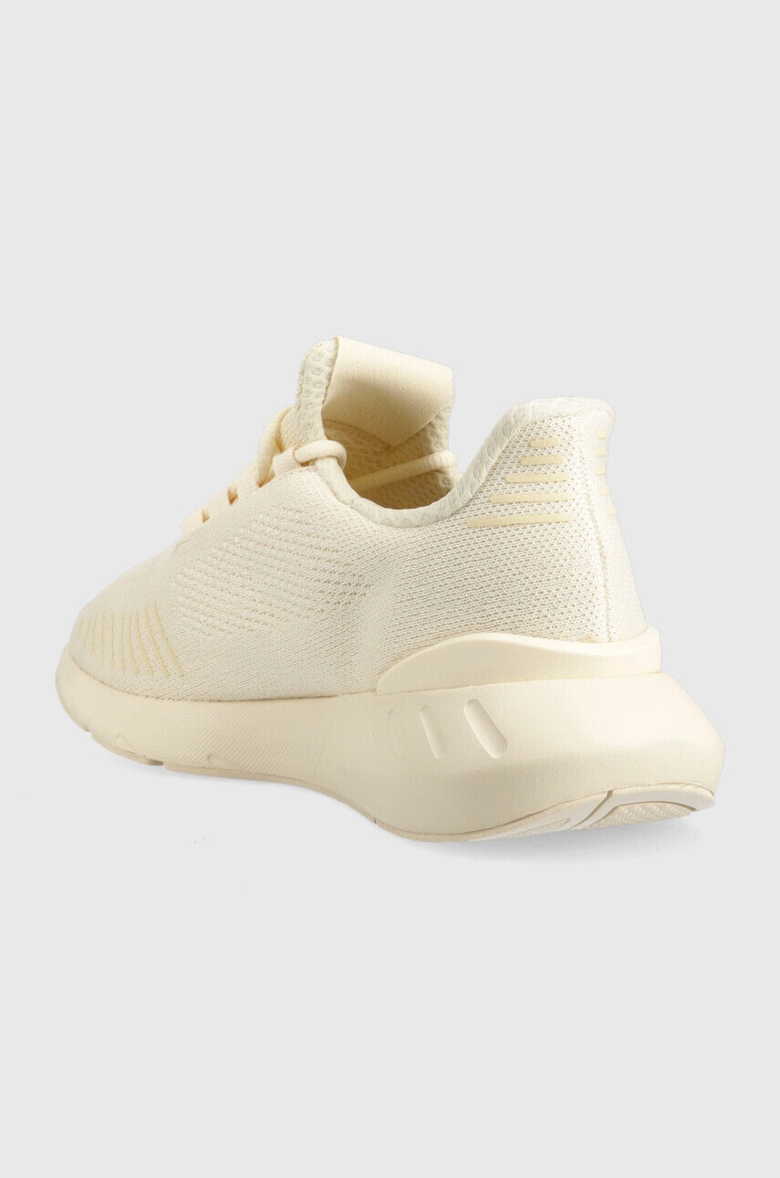 adidas Originals Маратонки Swift Run 22 в бежово - Pepit.bg