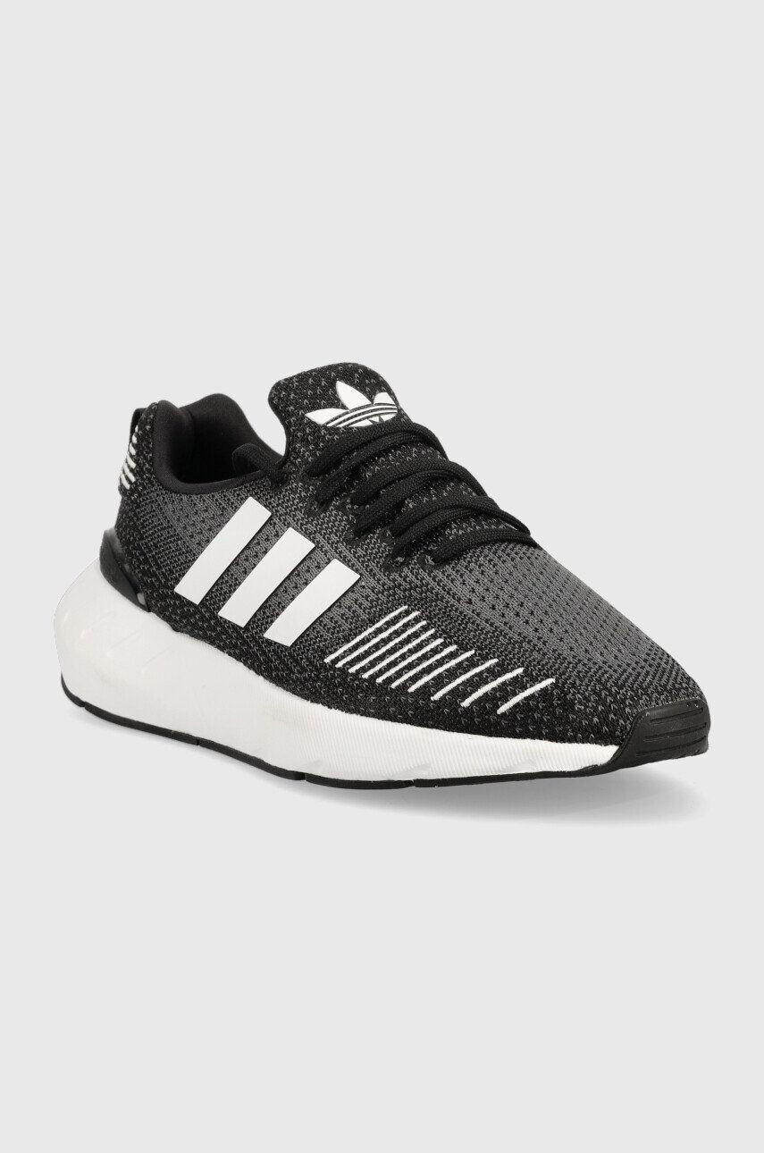 adidas Originals Маратонки Swift Run 22 в черно GV7971 - Pepit.bg