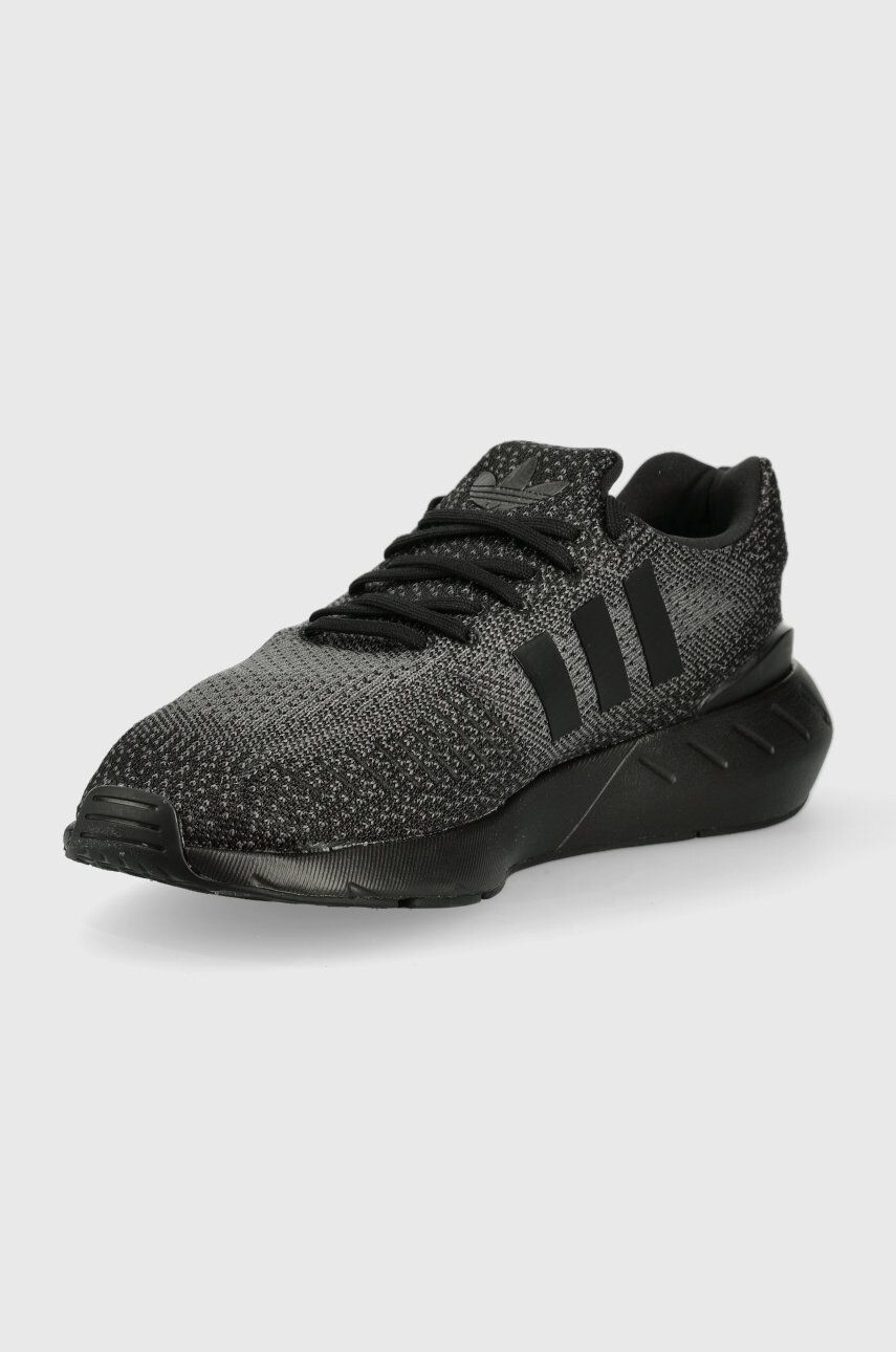 adidas Originals Маратонки Swift Run GZ3500 в черно - Pepit.bg