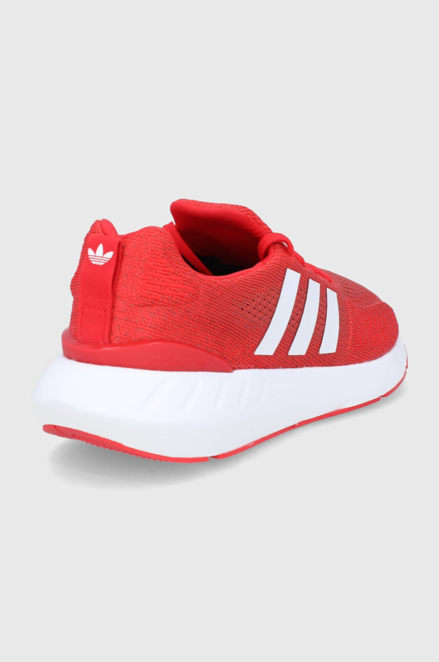 adidas Originals Обувки Swift Run GZ3497 в червено - Pepit.bg