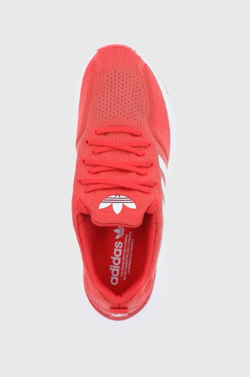 adidas Originals Обувки Swift Run GZ3497 в червено - Pepit.bg