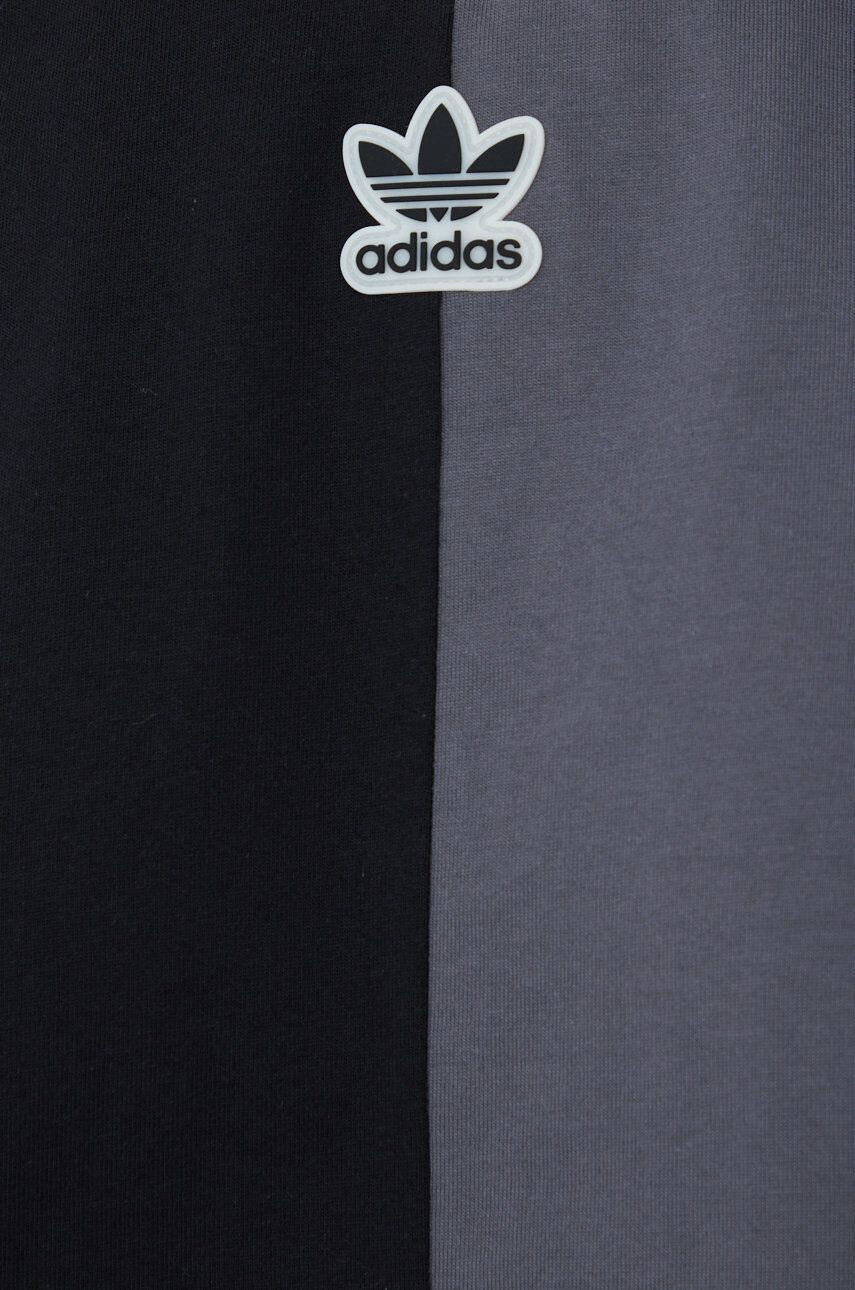 adidas Originals Памучна тениска HT5979 в черно - Pepit.bg