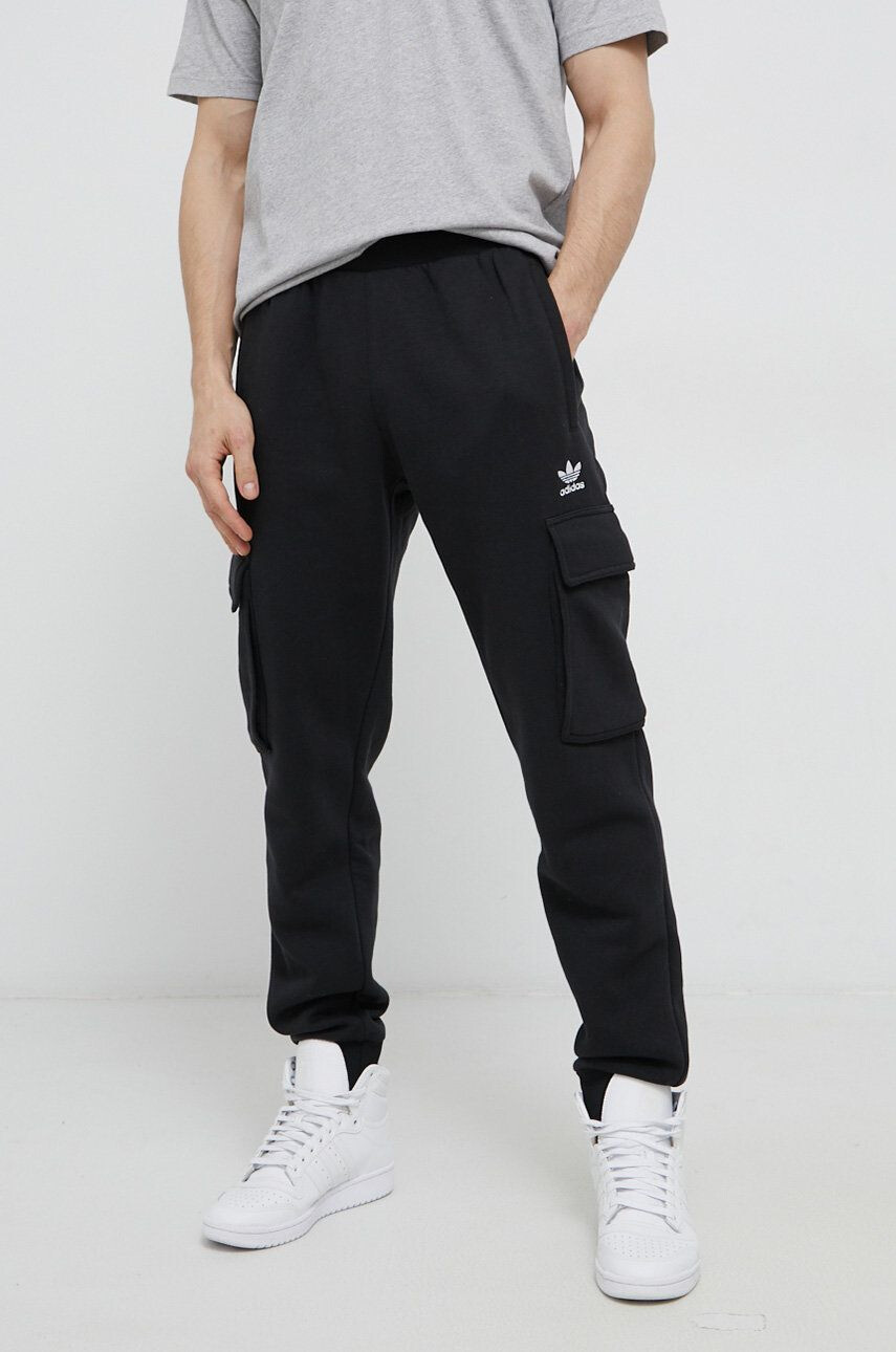 adidas Originals Панталон HE6989 Adicolor Essentials Trefoil Cargo Pants мъжки в черно с изчистен дизайн - Pepit.bg