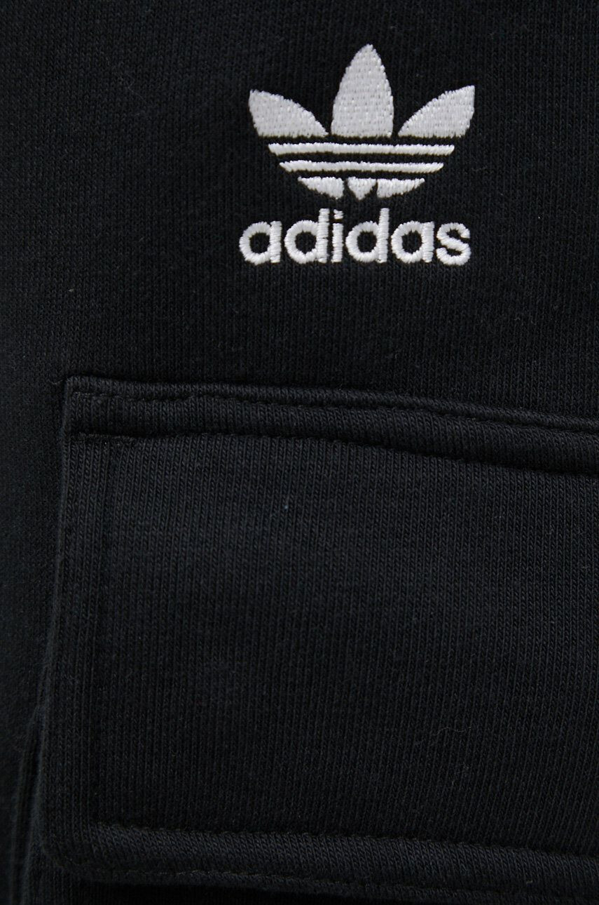 adidas Originals Панталон HE6989 Adicolor Essentials Trefoil Cargo Pants мъжки в черно с изчистен дизайн - Pepit.bg