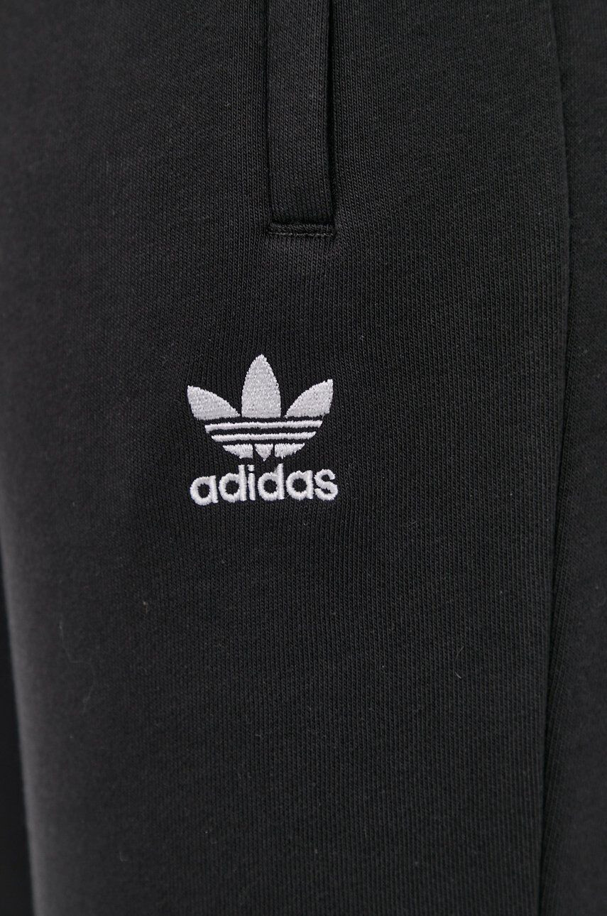 adidas Originals Панталон H34657 мъжки в черно с изчистен дизайн - Pepit.bg