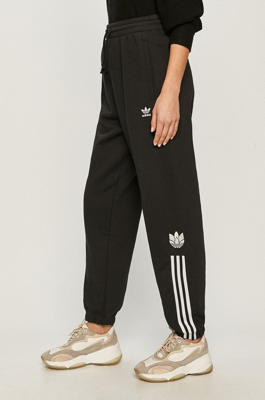 adidas Originals Панталони - Pepit.bg