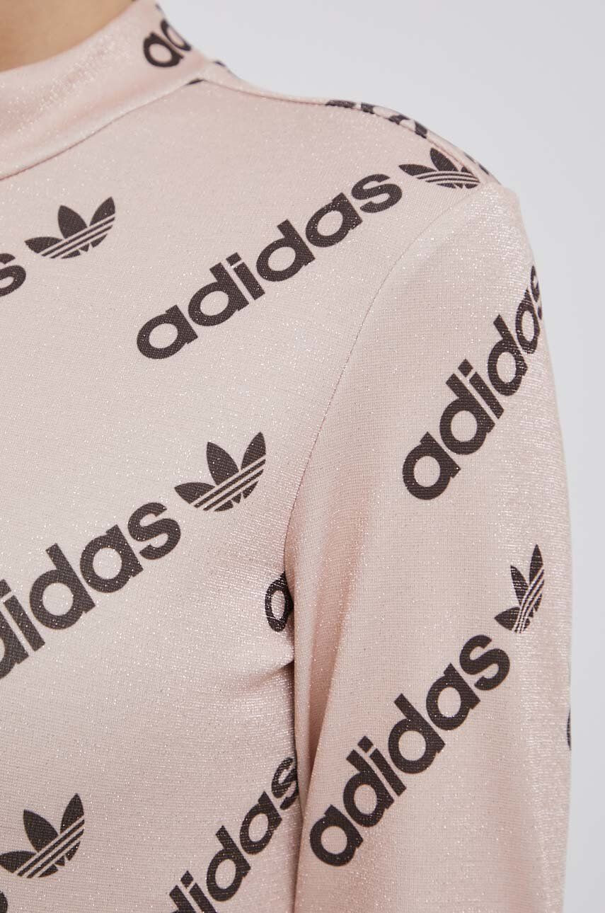 adidas Originals Рокля HM4891 в бежово къс модел с кройка по тялото - Pepit.bg