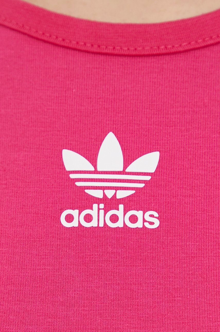 adidas Originals Рокля Adicolor HG6166 в розово къс модел с кройка по тялото - Pepit.bg