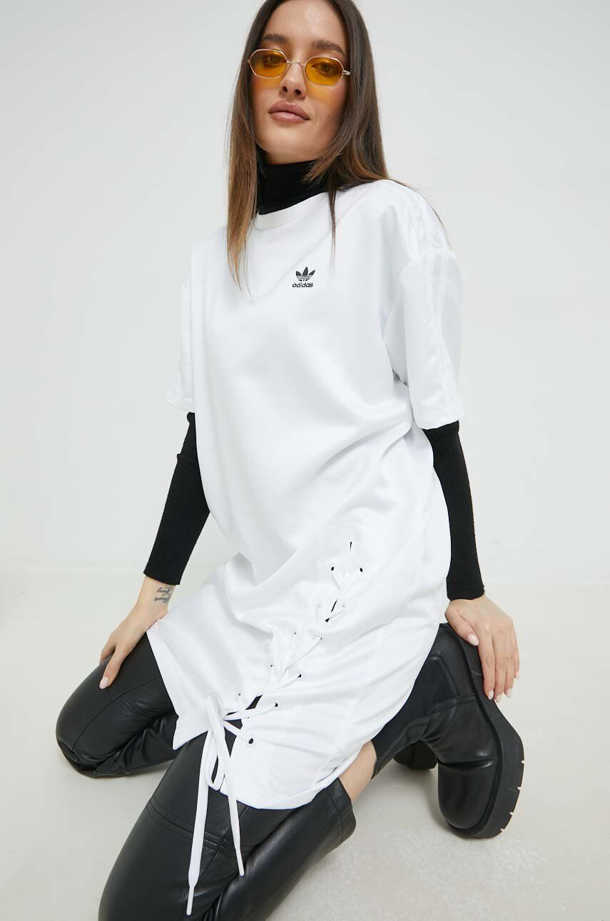 adidas Originals Рокля Always Original в бяло къс модел със стандартна кройка - Pepit.bg