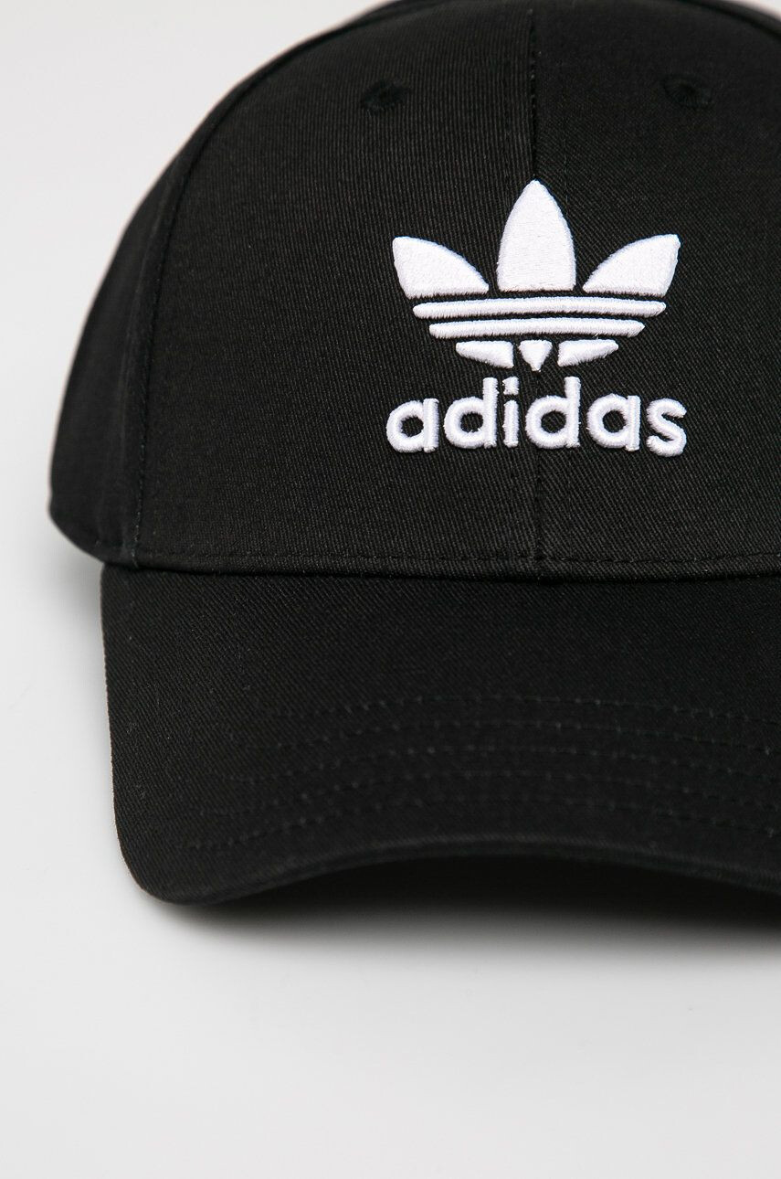 adidas Originals Шапка в черно с изчистен дизайн - Pepit.bg