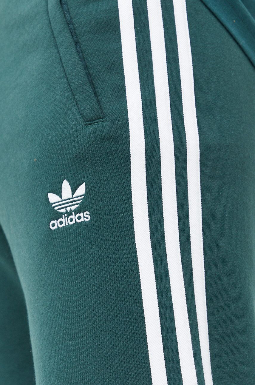 adidas Originals Спортен панталон в зелено с апликация - Pepit.bg