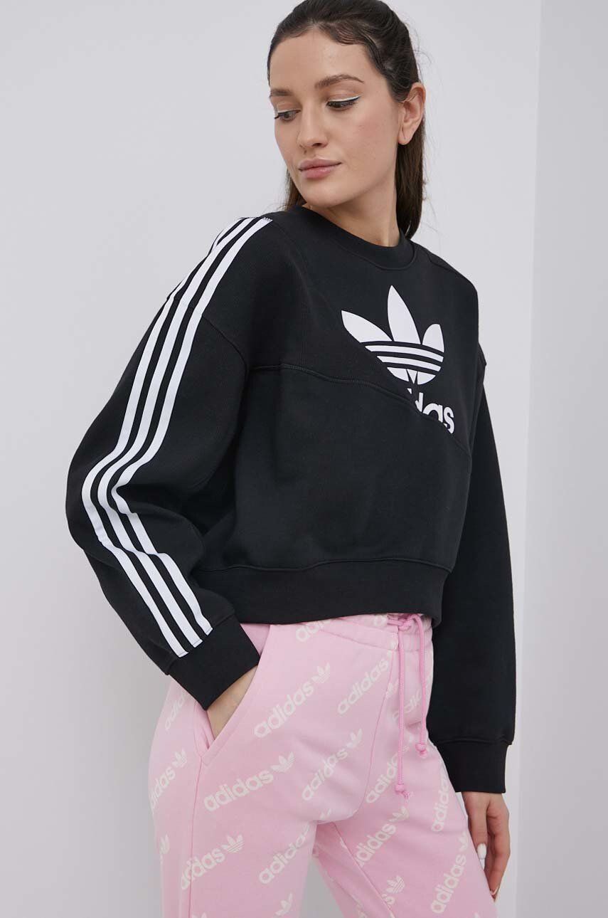 adidas Originals Суичър Adicolor HC4622 дамски в черно с принт - Pepit.bg