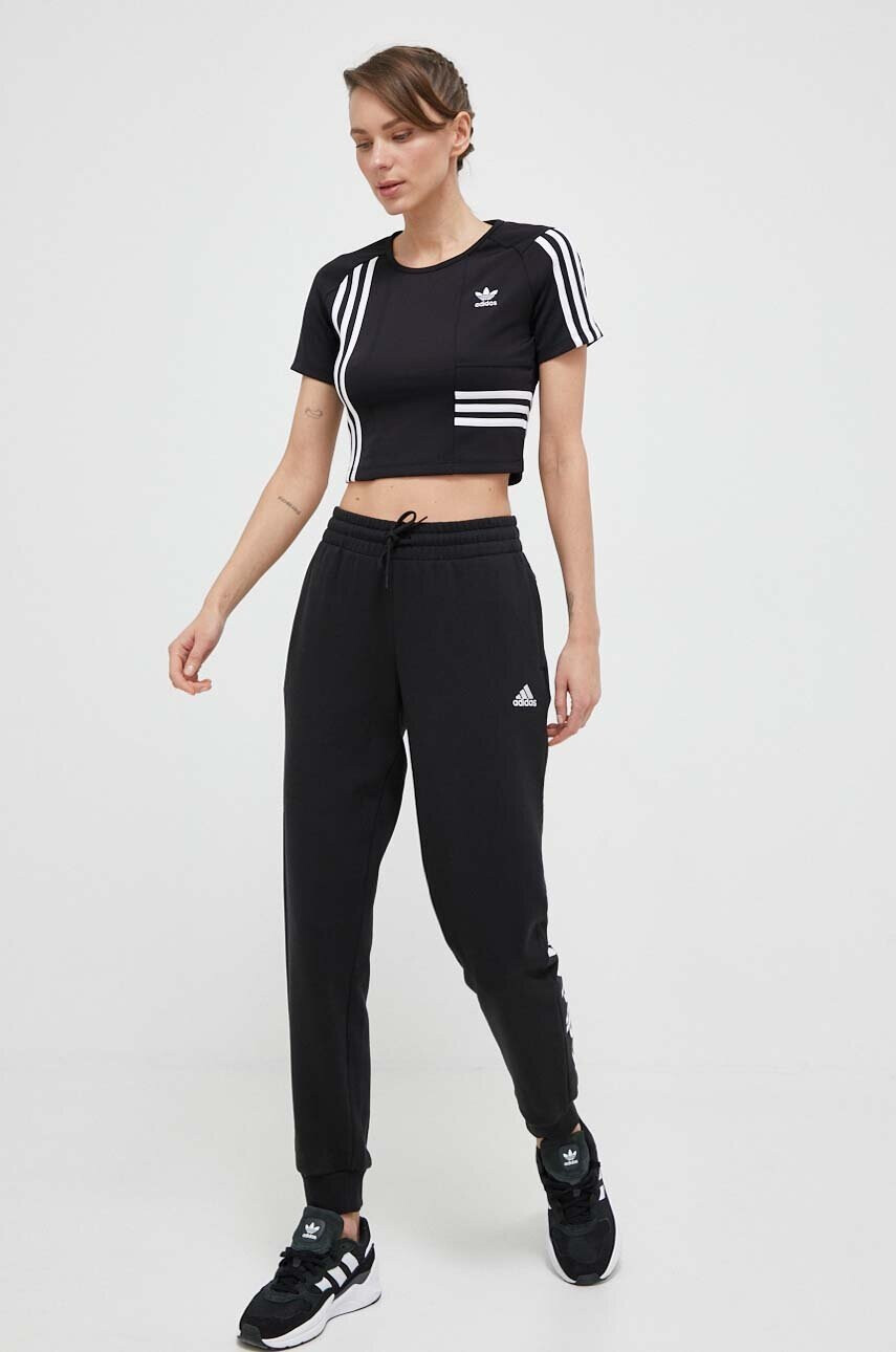 adidas Originals Тениска в черно - Pepit.bg