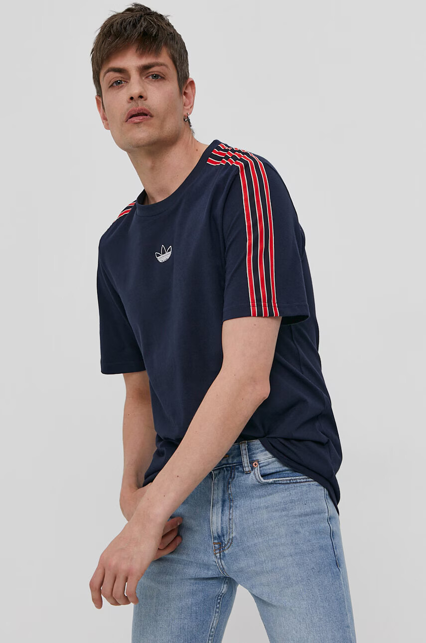 adidas Originals Тениска GN2420 мъжка в тъмносиньо с изчистен дизайн - Pepit.bg