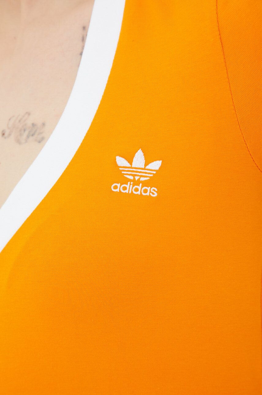 adidas Originals Тениска Adicolor HC2029 в оранжево - Pepit.bg