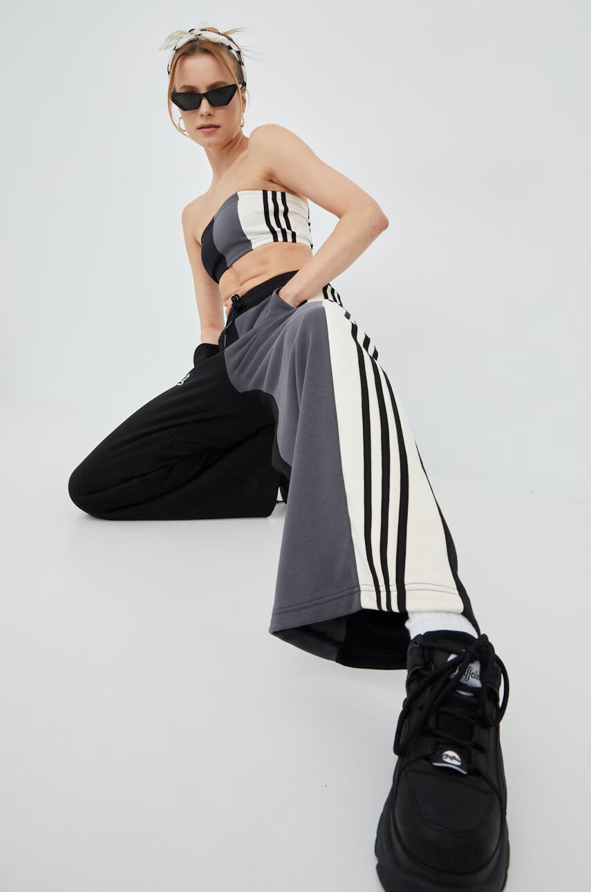 adidas Originals Топ HT5972 дамски в черно - Pepit.bg