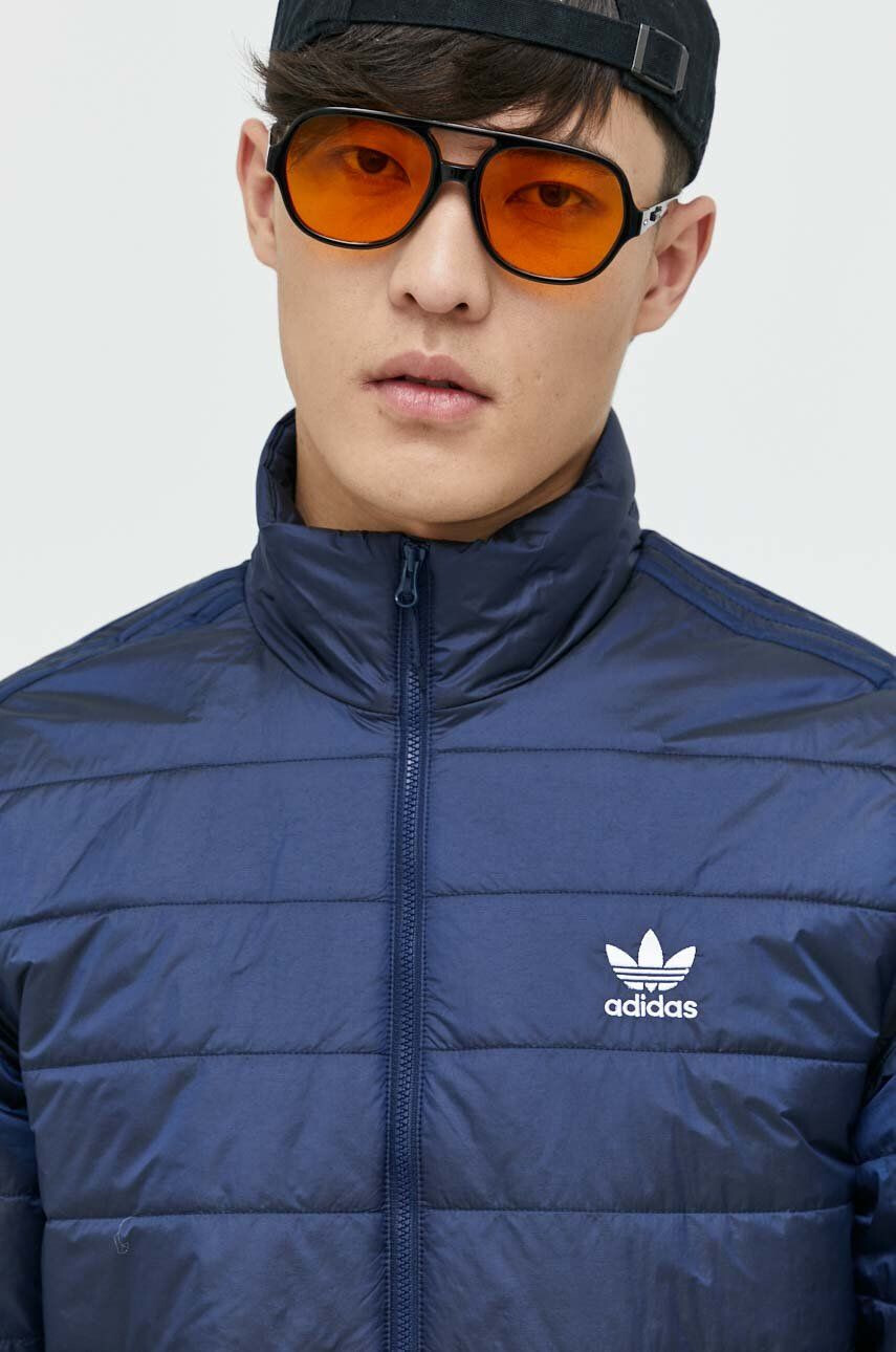 adidas Originals Яке в тъмносиньо с преходна изолация - Pepit.bg