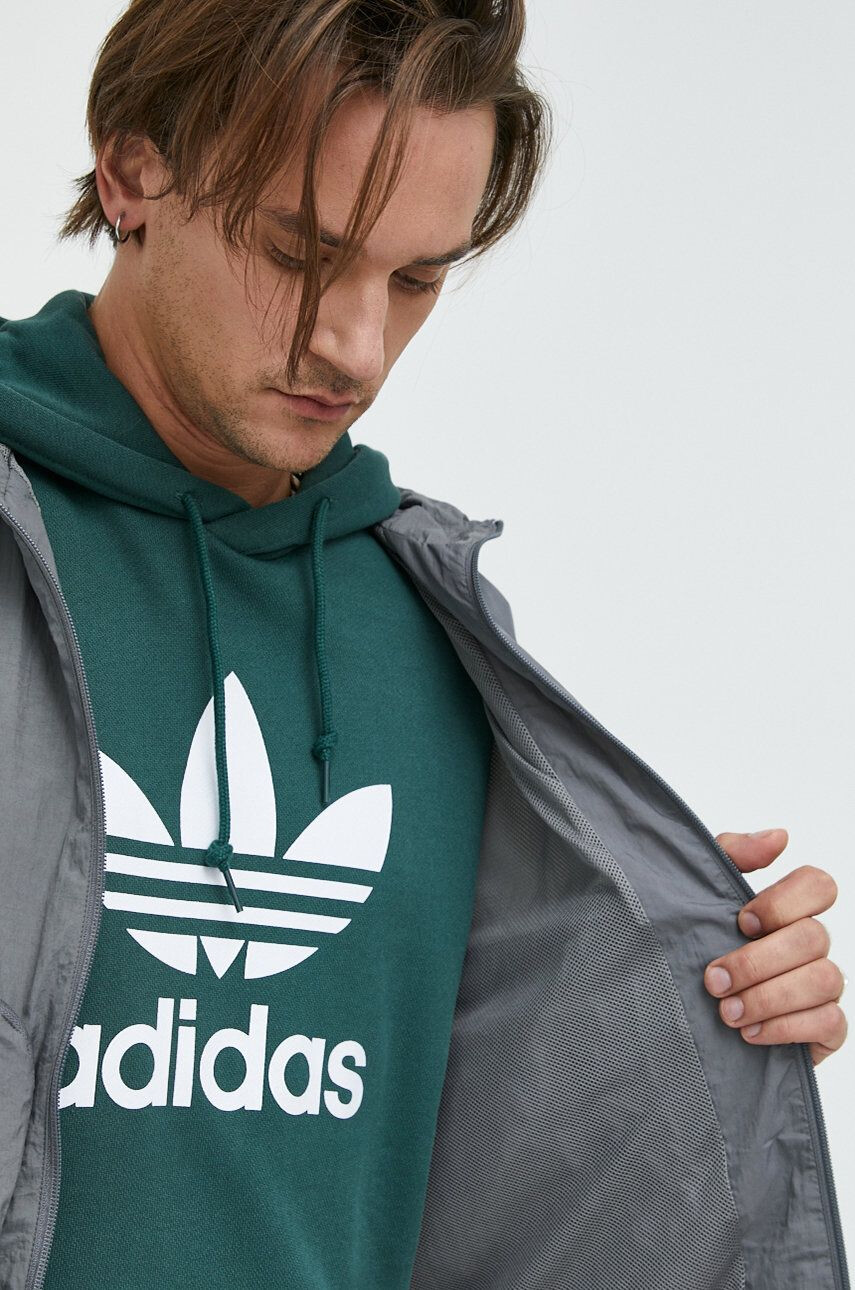 adidas Originals Яке в сиво с преходна изолация с уголемена кройка - Pepit.bg