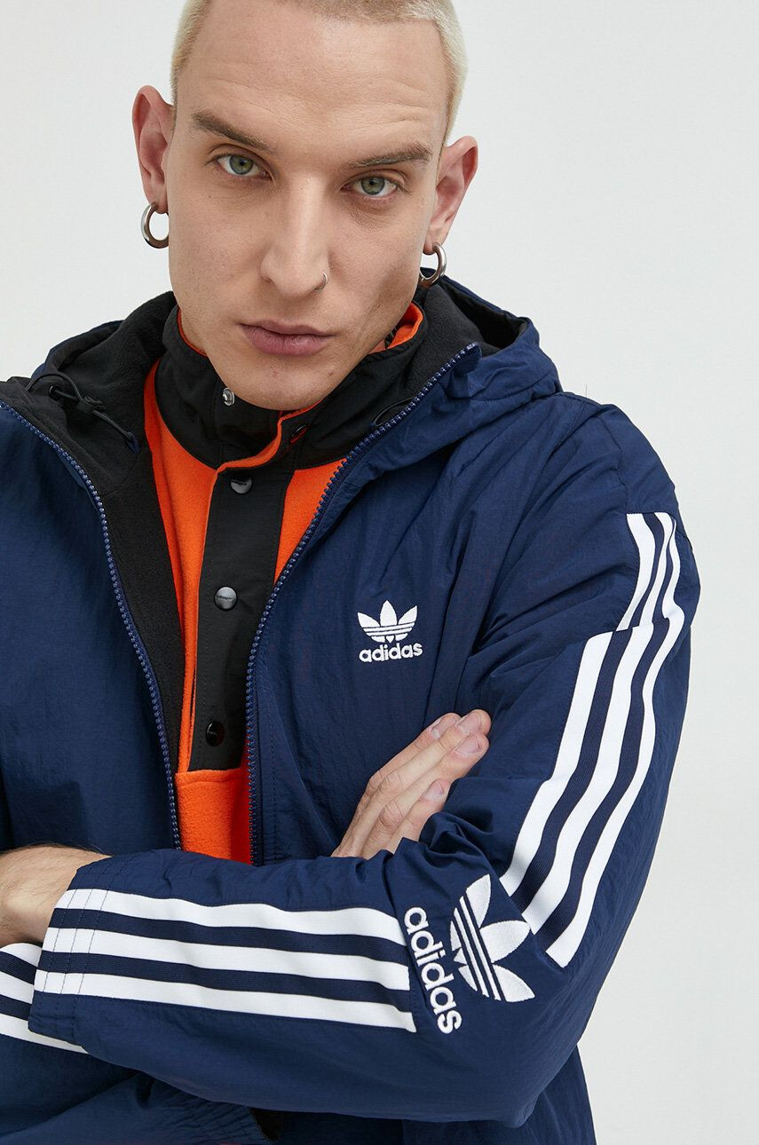 adidas Originals Яке с две лица в синьо с преходна изолация - Pepit.bg