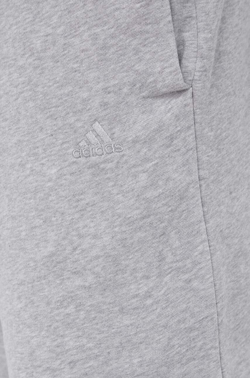 adidas Памучен къс панталон в сиво - Pepit.bg