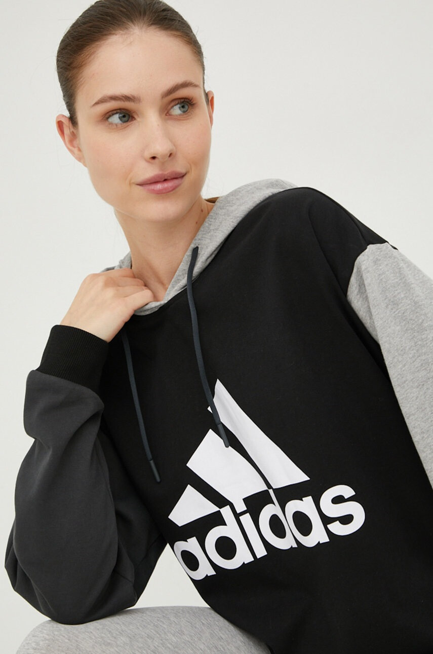 adidas Памучен суичър в черно с принт - Pepit.bg