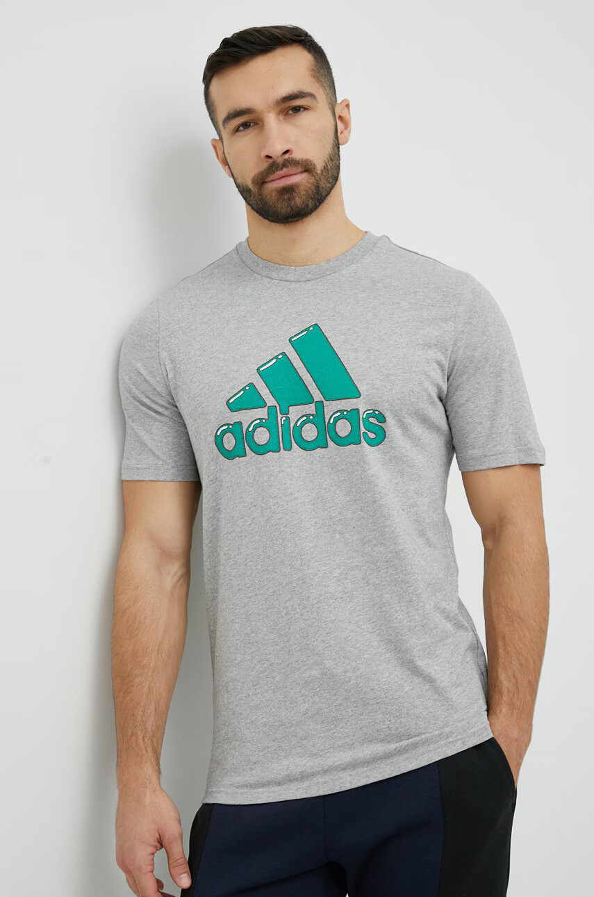 adidas Памучна тениска в сиво с принт - Pepit.bg
