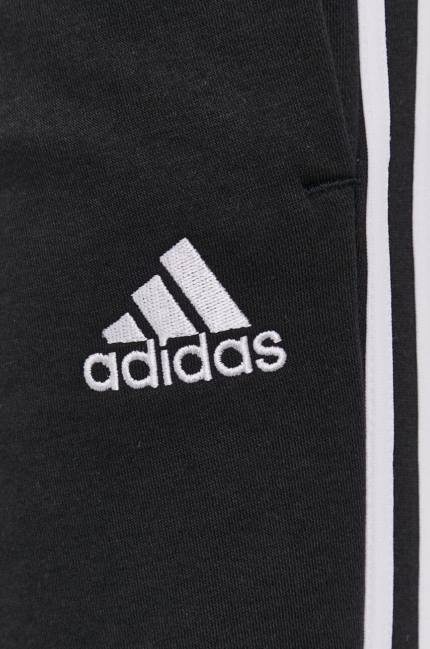 adidas Панталон GK8822 мъжки в черно с апликация - Pepit.bg
