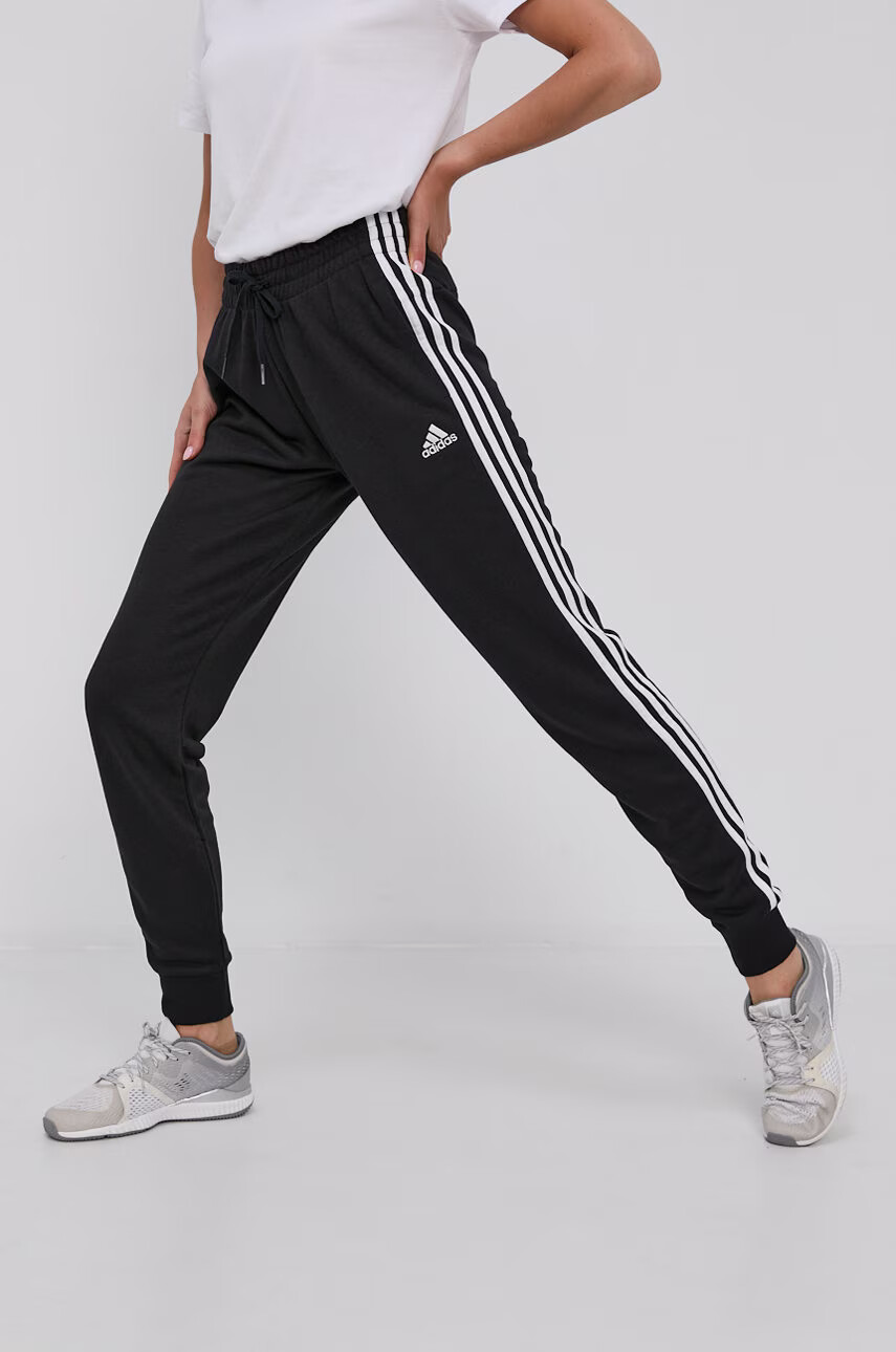 adidas Панталон GM8733 дамски в черно с изчистен дизайн - Pepit.bg