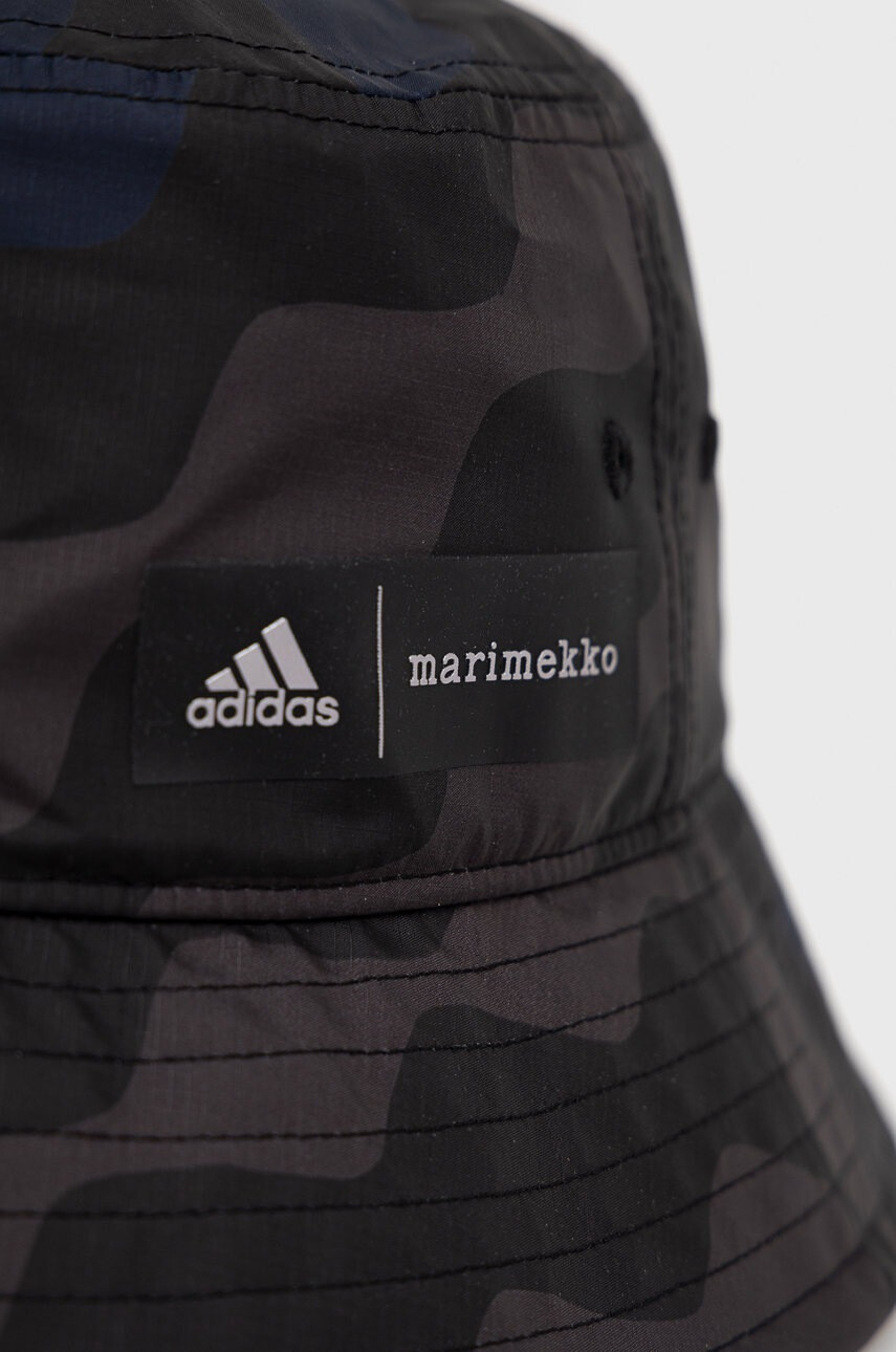 adidas Performance Капела Marimekko в черно - Pepit.bg