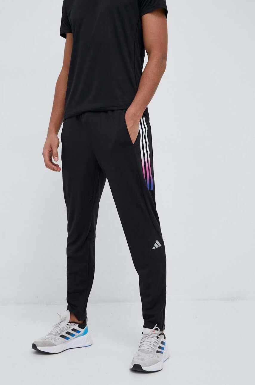 adidas Performance Панталон за джогинг Run Icons в черно с принт - Pepit.bg