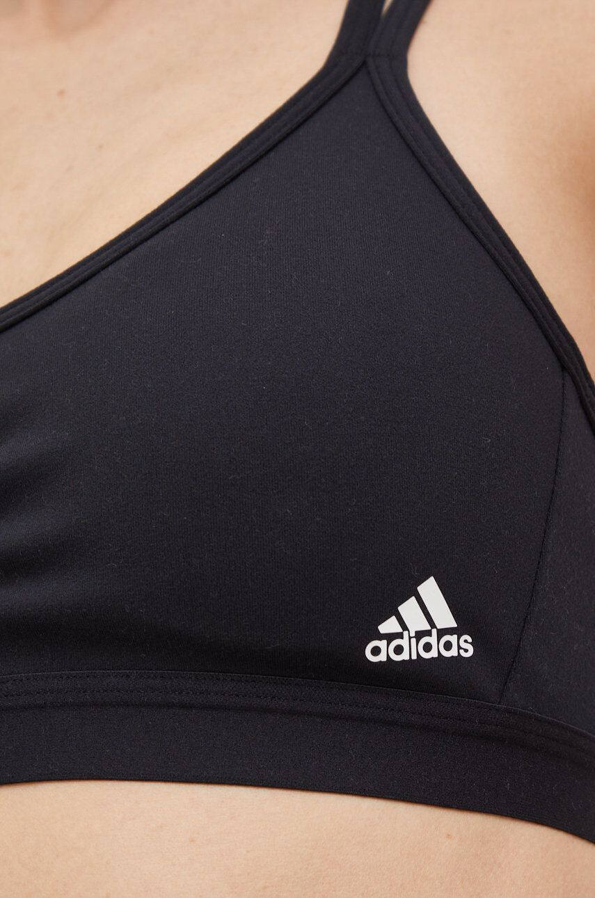 adidas Performance Сутиен за йога Yoga Essentials в черно с изчистен дизайн - Pepit.bg