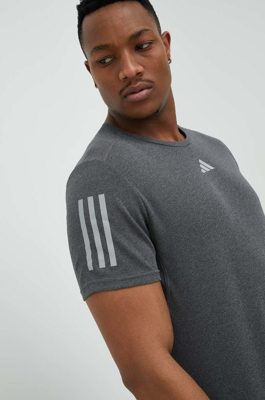 adidas Performance Тениска за бягане Own the Run в сиво с принт - Pepit.bg