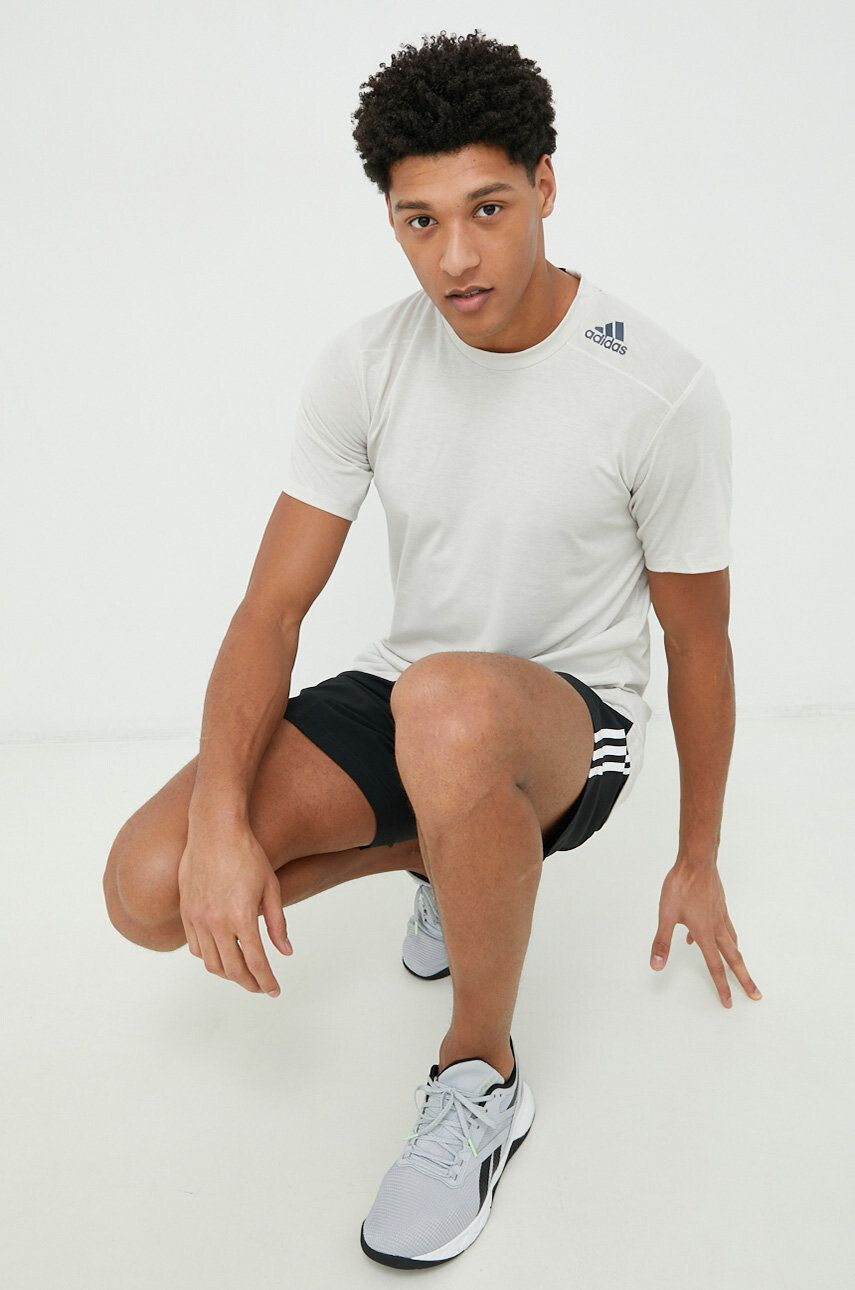 adidas Performance Тениска за трениране Design for Training в бежово с изчистен дизайн - Pepit.bg