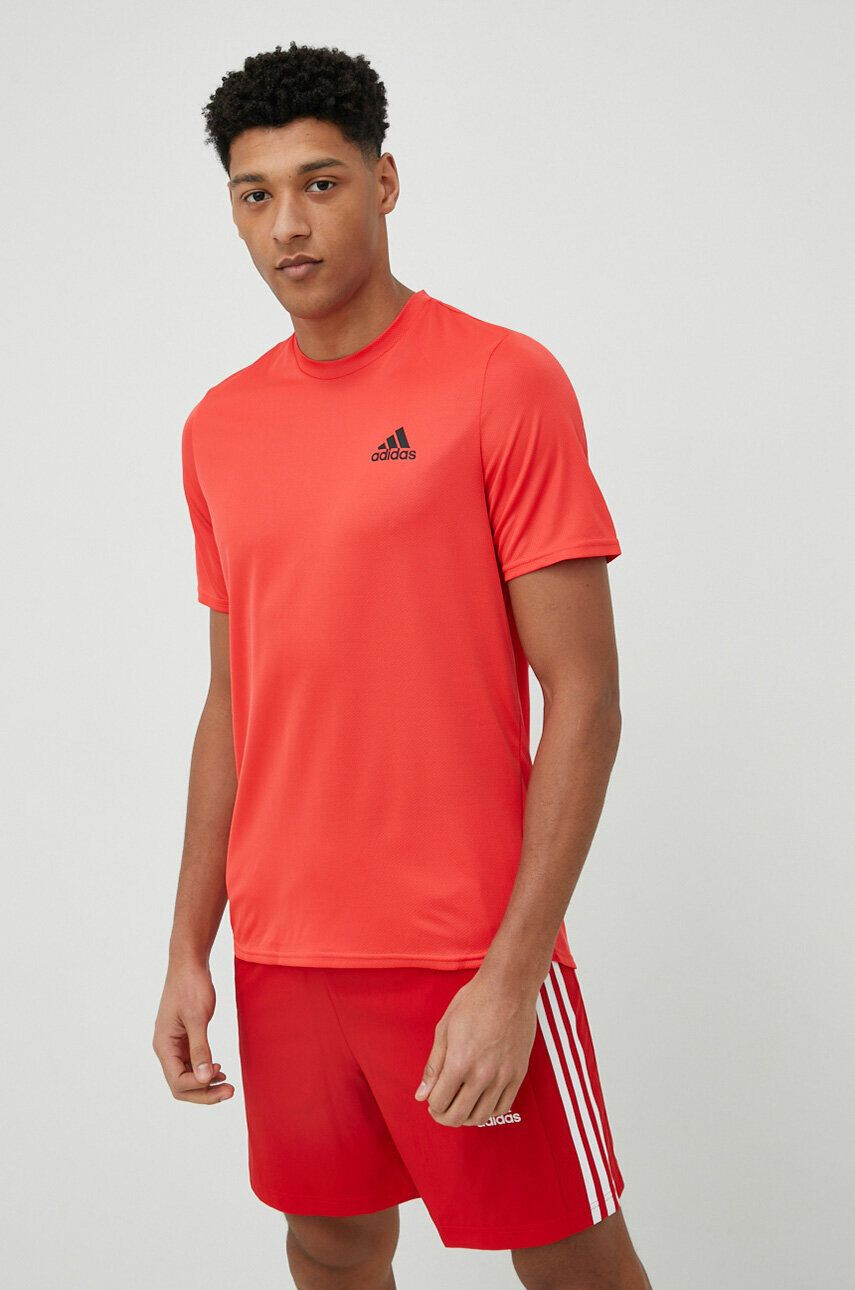 adidas Performance Тениска за трениране Designed for Movement в червено с изчистен дизайн - Pepit.bg