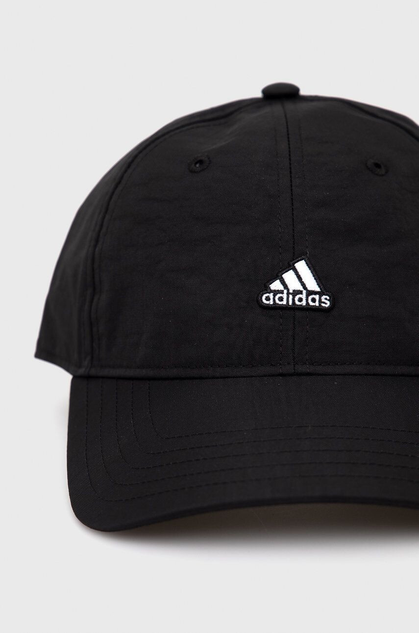 adidas Шапка HA5540 в черно с изчистен дизайн - Pepit.bg