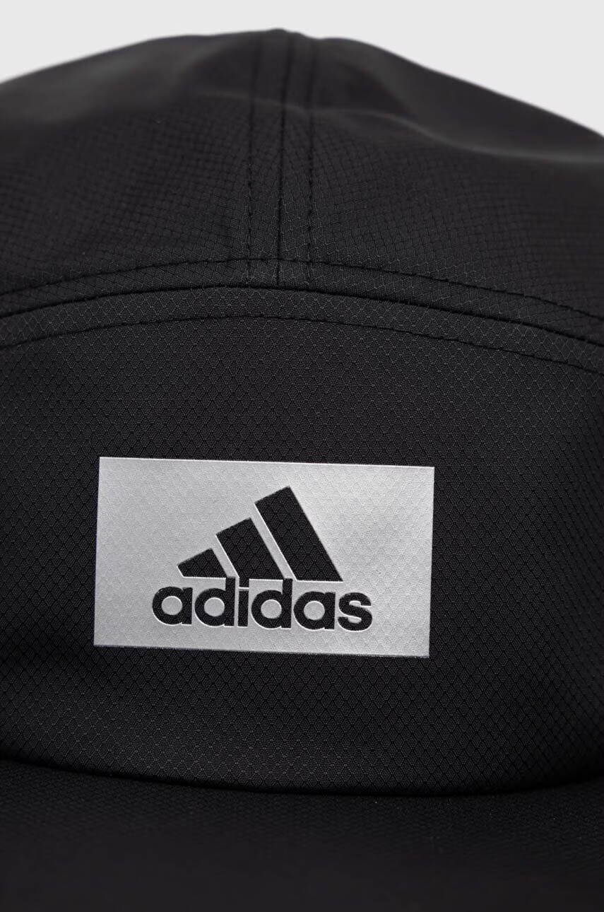adidas Шапка с козирка в черно с принт - Pepit.bg