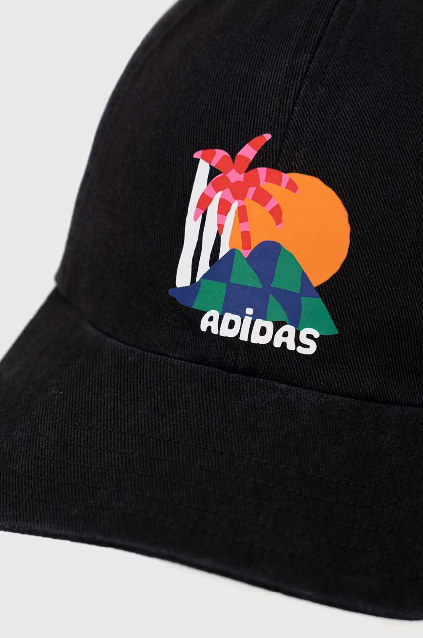 adidas Шапка с козирка FARM в черно с принт - Pepit.bg