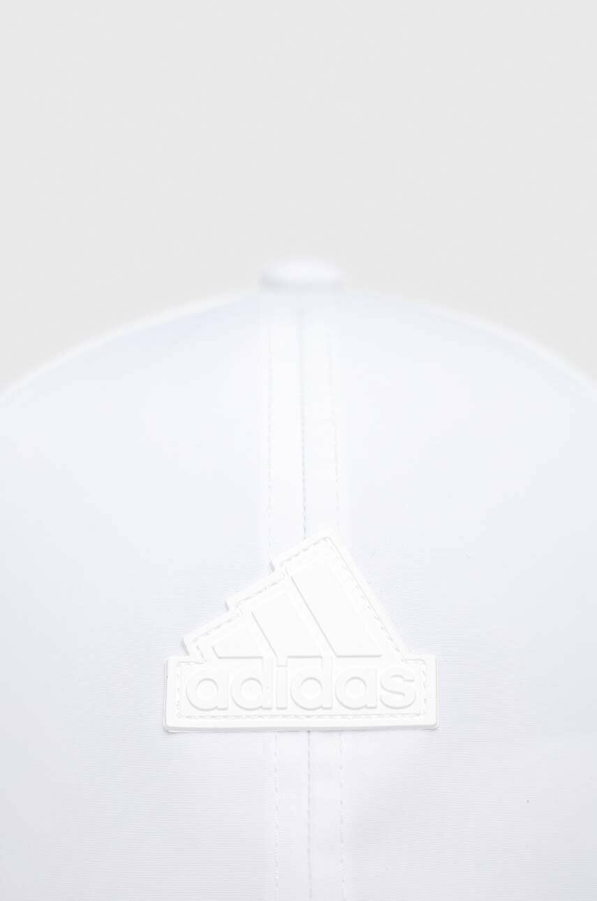 adidas Шапка с козирка Future Icons в бяло с апликация - Pepit.bg