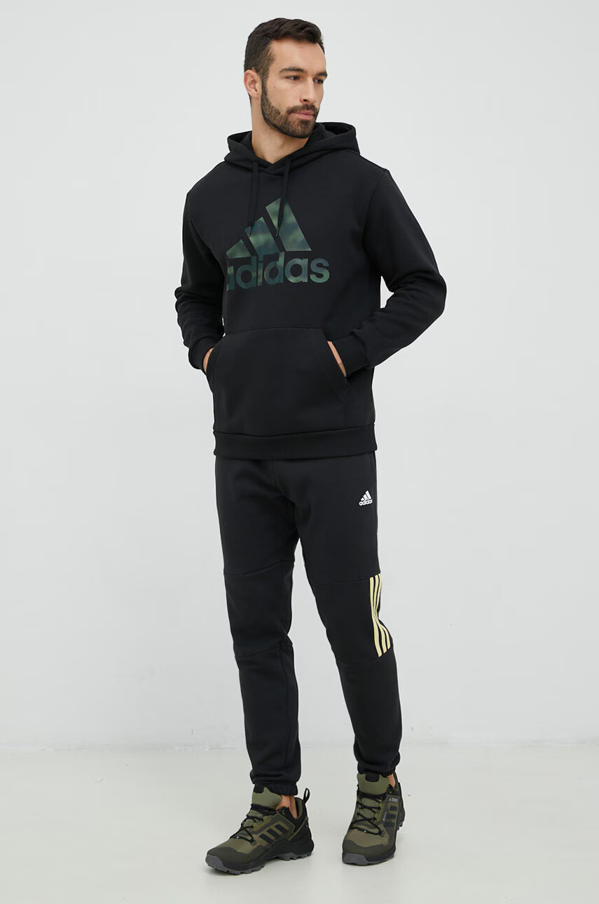 adidas Суичър в черно с апликация - Pepit.bg
