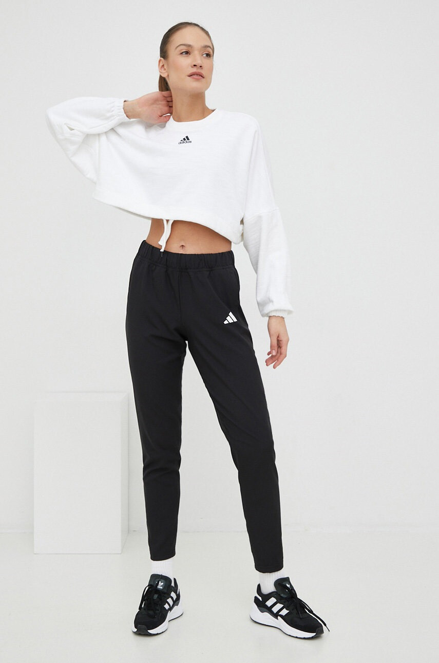 adidas Суичър в бяло с изчистен дизайн - Pepit.bg