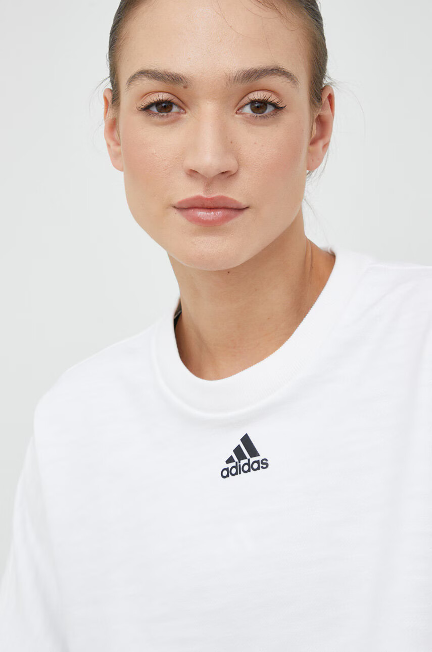 adidas Суичър в бяло с изчистен дизайн - Pepit.bg