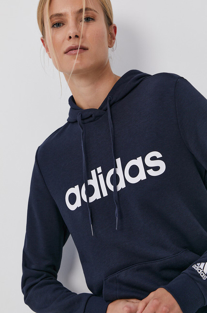 adidas Суичър H07797 дамски в тъмносиньо с принт - Pepit.bg