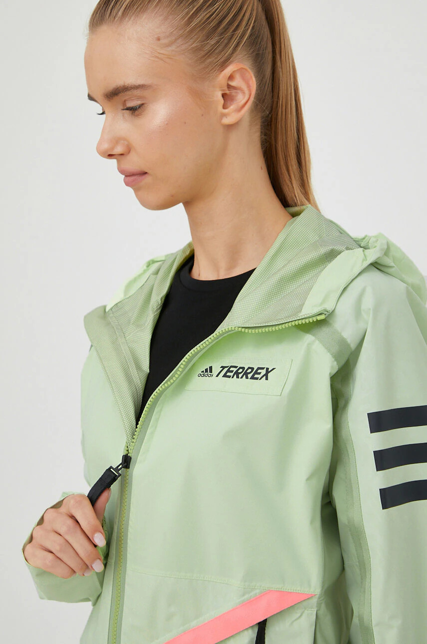 adidas TERREX Непромокаемо яке Utilitas в зелено със зимна изолация - Pepit.bg